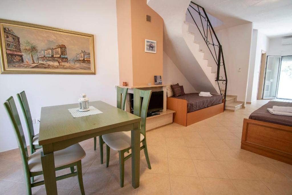Fotografia z galérie ubytovania Effie's Maisonette by RentalsPro Services Nikiti -Halkidiki v destinácii Nikiti