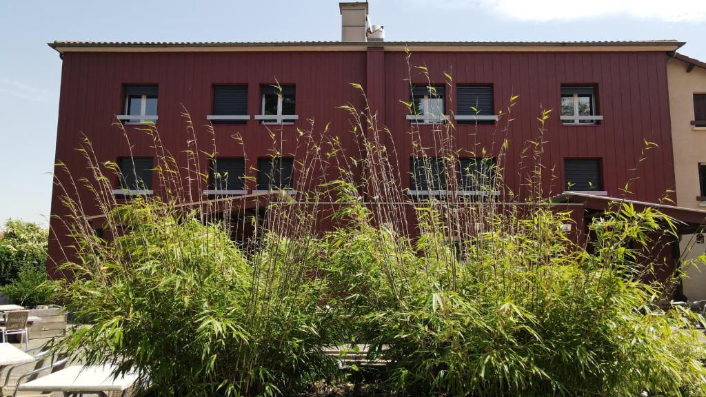 Zahrada ubytování Hôtel Les Rives D'Allier