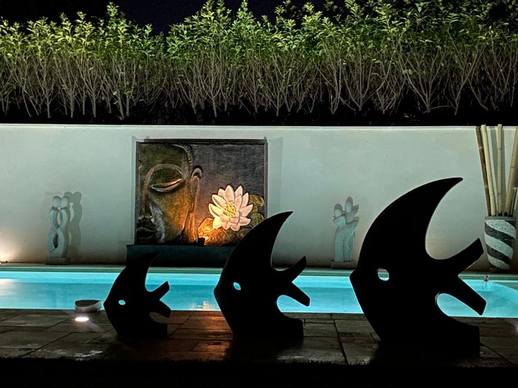 Κήπος έξω από το Mas Beau Soleil & Spa Cottages de Charme avec Jacuzzi&Jardin Privés