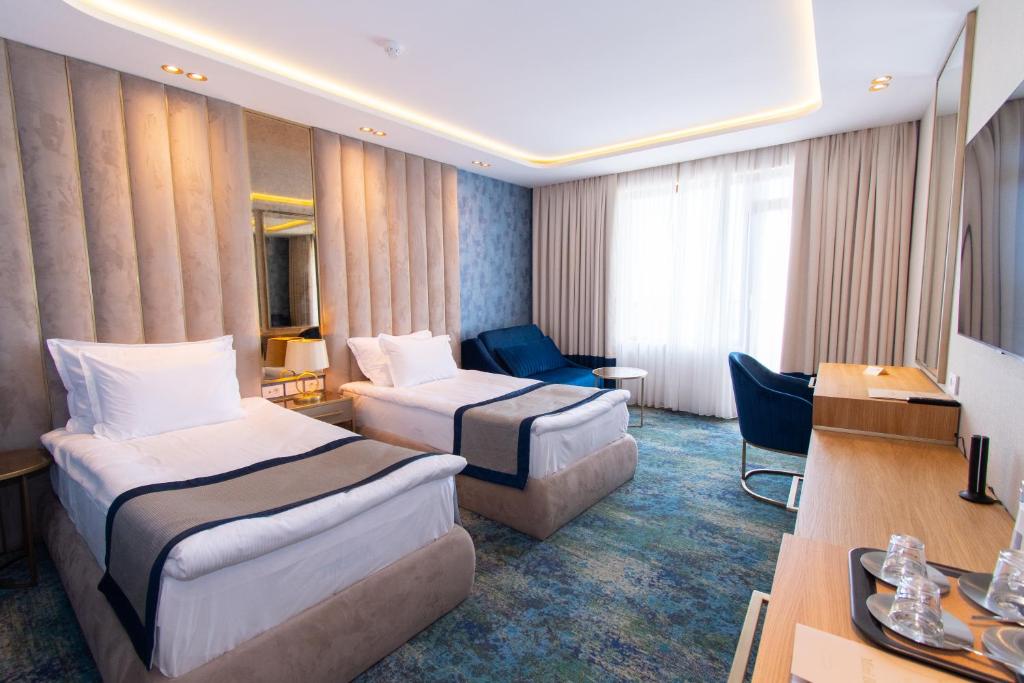 Deluxe Double or Twin Room with Sea View - Free Beach Access