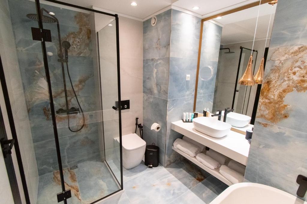 Deluxe Double or Twin Room with Sea View - Free Beach Access