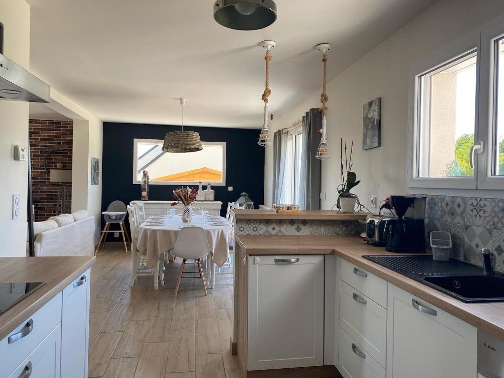 Fotografia z galérie ubytovania Maison calme familiale proche plages v destinácii Erquy