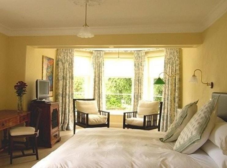 The Lawns Rooms - Feathers - Housity