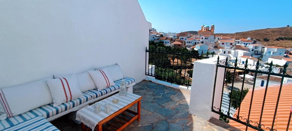 Cycladic Maisonette (Dryopida, Kythnos)
