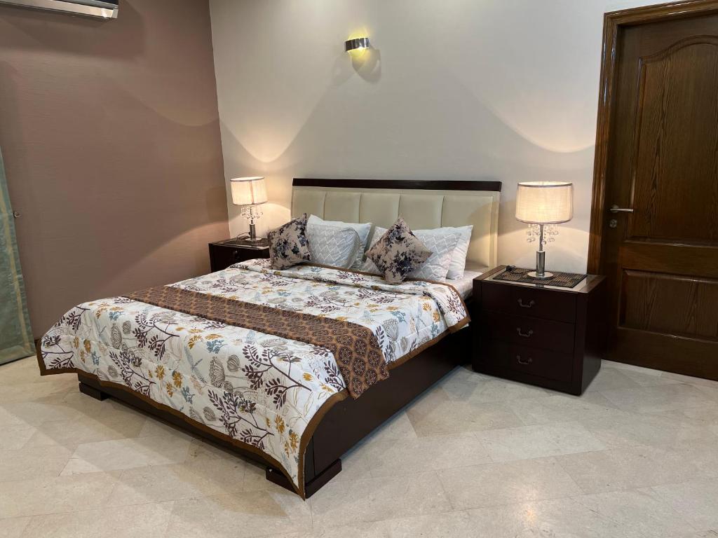 Royal Guest House - Housity