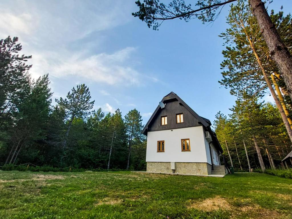 Budova, v ktorej sa apartmán nachádza