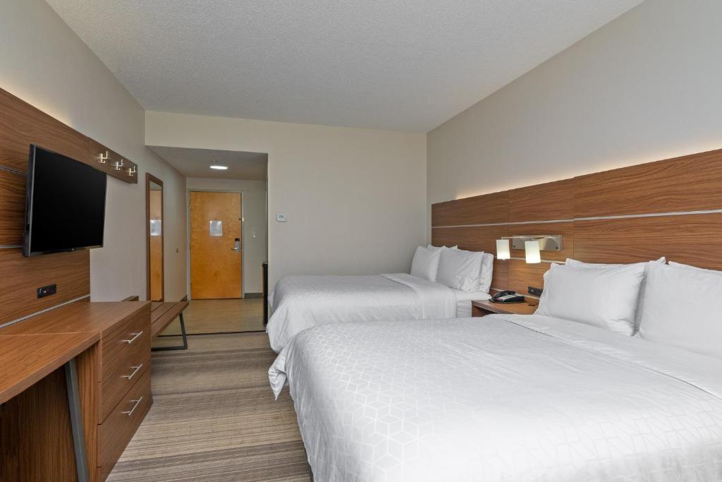 Holiday Inn Express Hotel & Suites Woodbridge by IHG photo