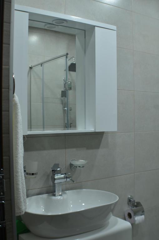 Ett badrum på Gonio - Stumari Apartaments