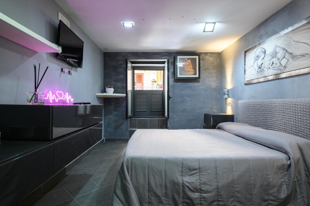 Fox Holiday Home In The Port - Two-Bedroom Apartment