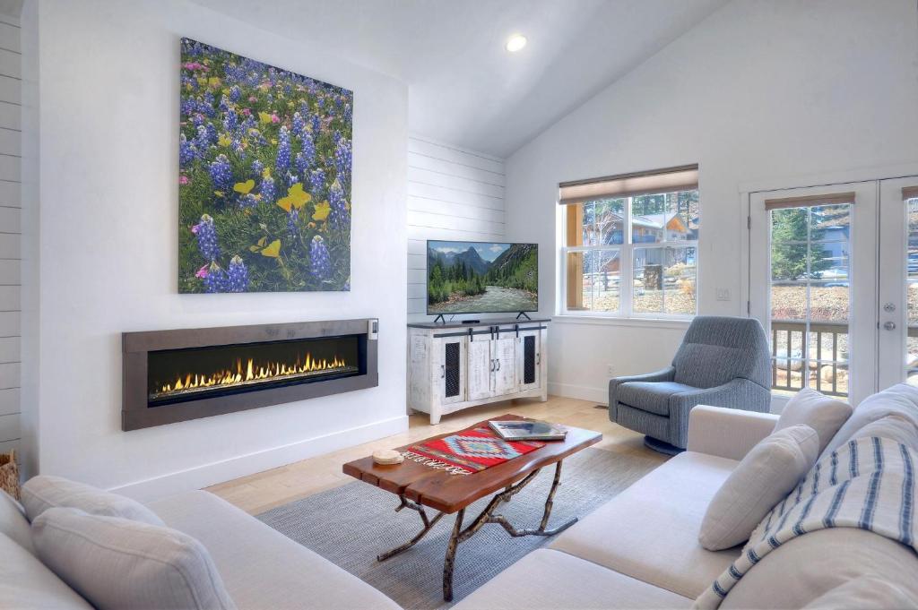 436 Estancia Loop, Hermosa (updated prices 2024)