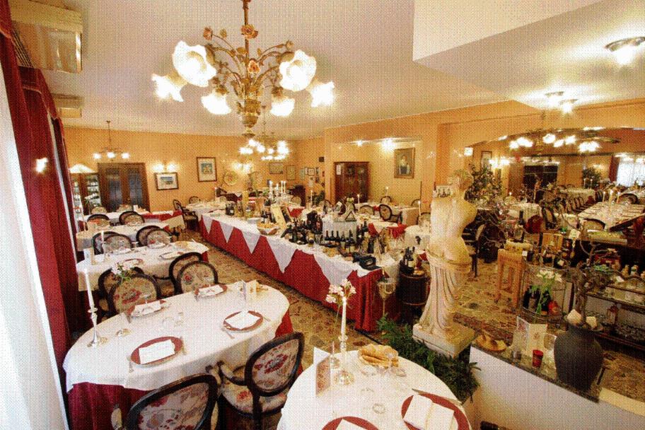 Restaurace v ubytování Hotel Nastro Azzurro