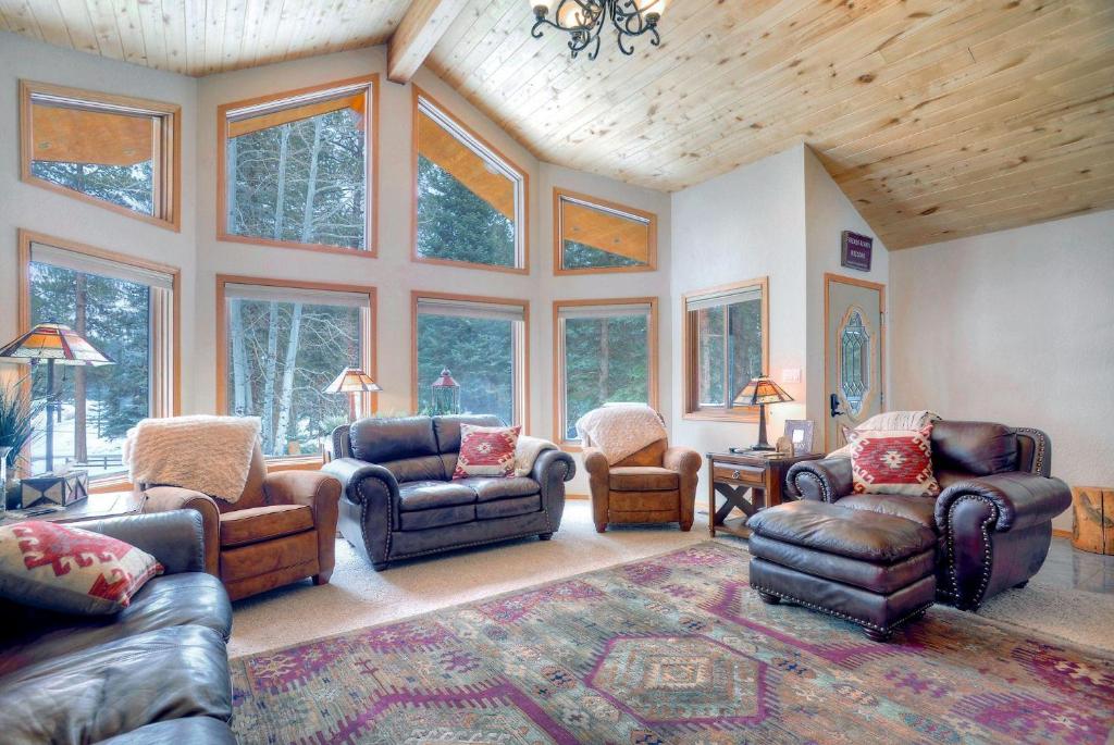 Seven Pines Cabin in Vallecito Lake Area - Housity