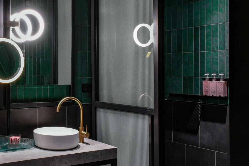 QT Newcastle - Resim 12