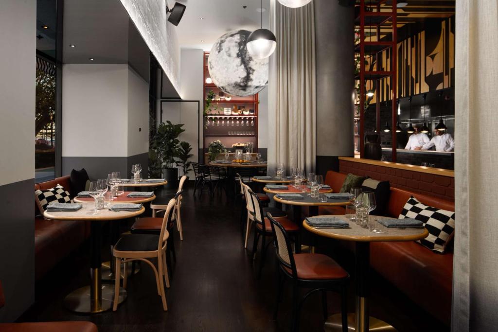 Restaurace v ubytování QT Newcastle