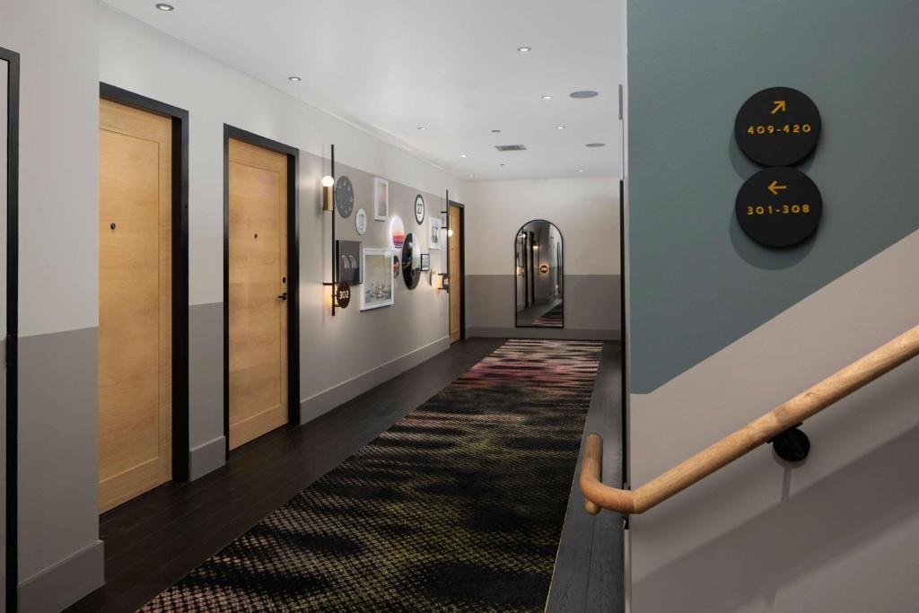 QT Newcastle - Resim 19