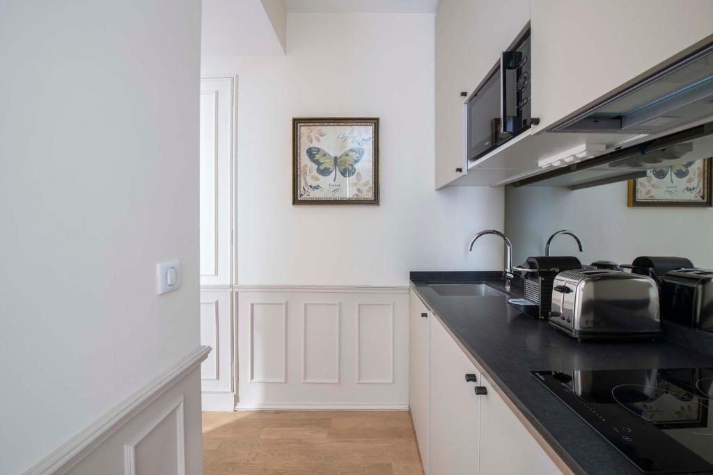 LE BEAU MARAIS - Luxury Apartments, AIR COND, LIFT photo