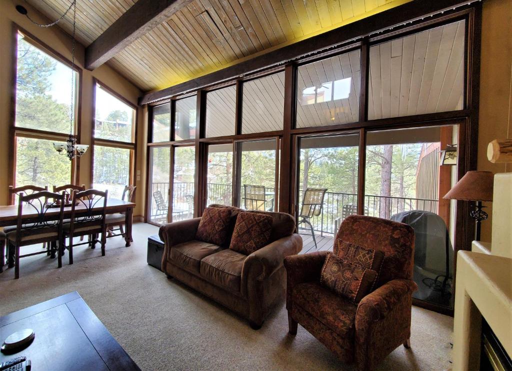 Tamarron PineCone 853 - Housity