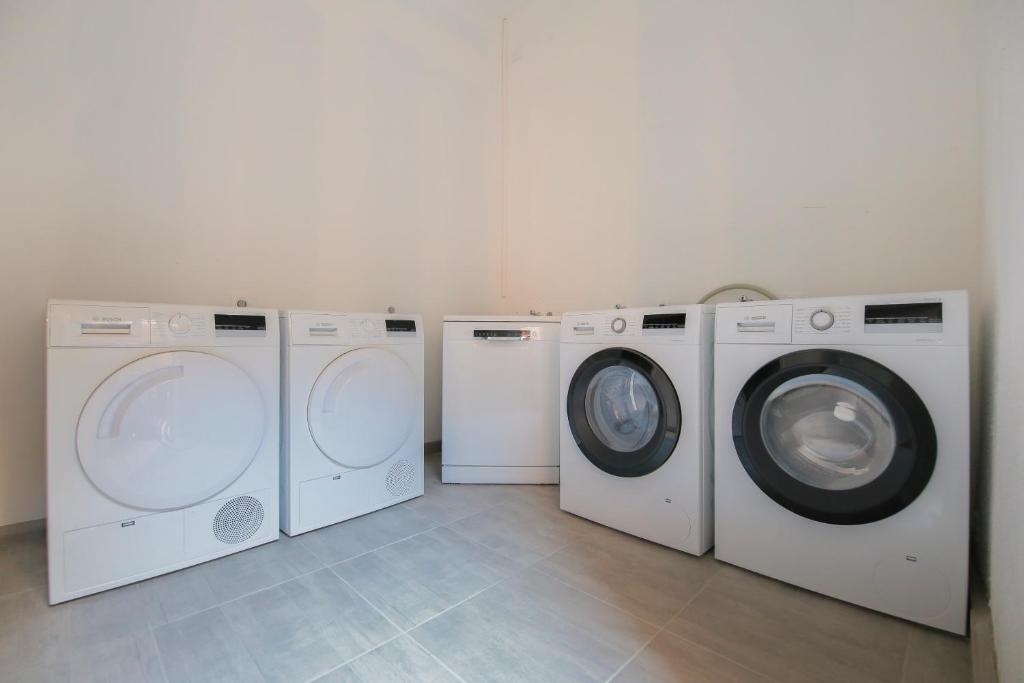 Zdjęcie z galerii obiektu Le Rhinocéros, T1 hypercentre chic et cosy, Wifi par SOVALFI w mieście Saint-Étienne