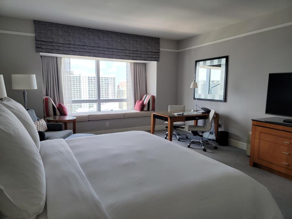 TV a/nebo společenská místnost v ubytování Four Seasons Suite