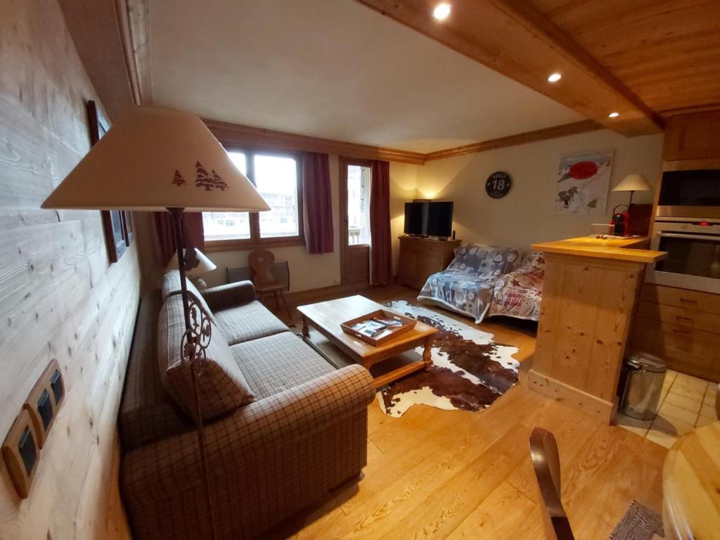 Fotografia z galérie ubytovania Appartement cosy avec accès direct pistes skieuses, balcon ouest, Val-d'Isère - FR-1-518-100 v destinácii Val dʼIsère