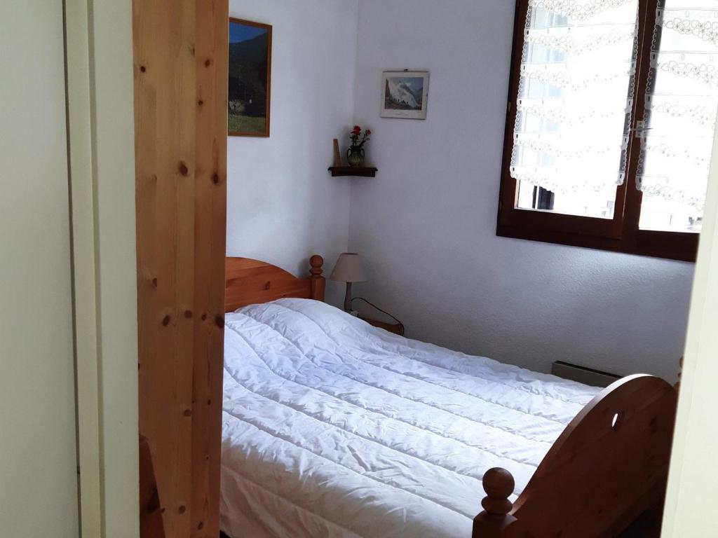 Posteľ alebo postele v izbe v ubytovaní Charmant T2 calme avec balcon et parking à Chamonix - FR-1-517-64