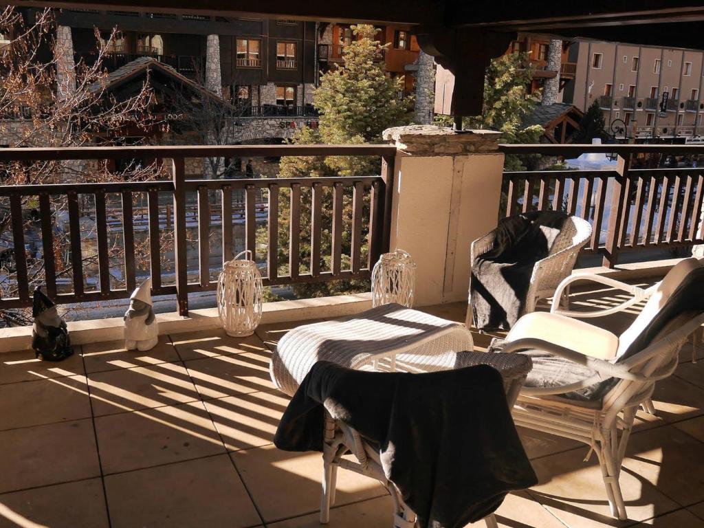 Balkón alebo terasa v ubytovaní Appartement Grand Standing 4* Centre Val-d'Isère, 54m², 4 pers, Balcon aménagé, Casier à Ski - FR-1-518-86