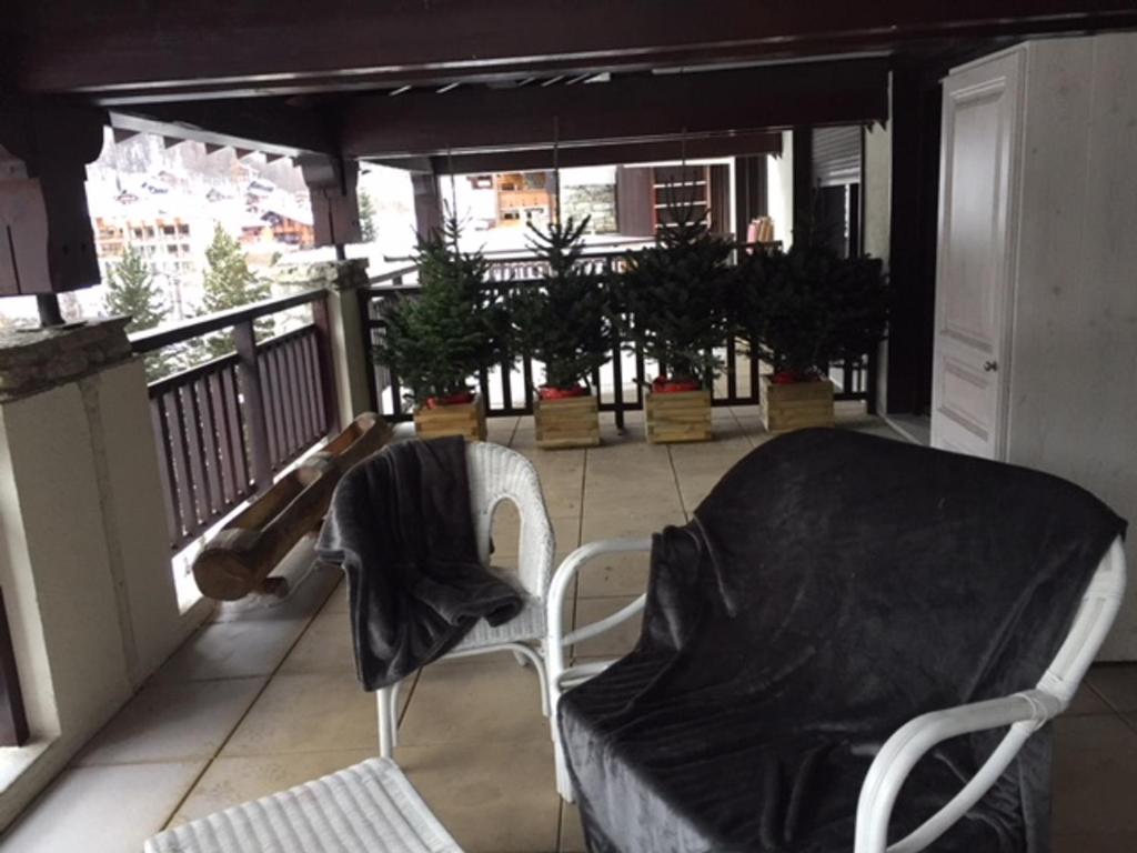 Posedenie v ubytovaní Appartement Grand Standing 4* Centre Val-d'Isère, 54m², 4 pers, Balcon aménagé, Casier à Ski - FR-1-518-86