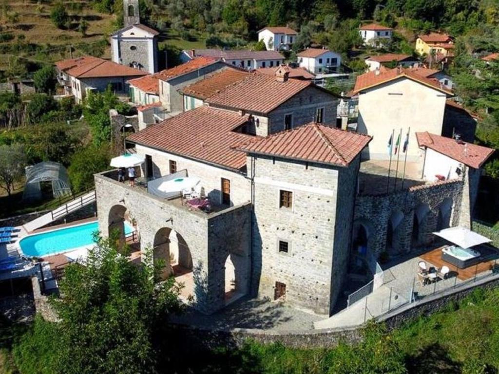 Bazén v ubytovaní Belvilla by Oyo Castello di Argigliano alebo v jeho blízkosti
