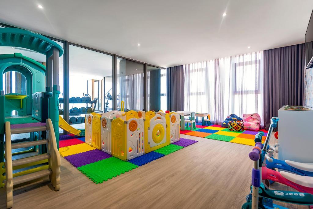 Dětský klub v ubytování Le Sands Oceanfront Danang Hotel