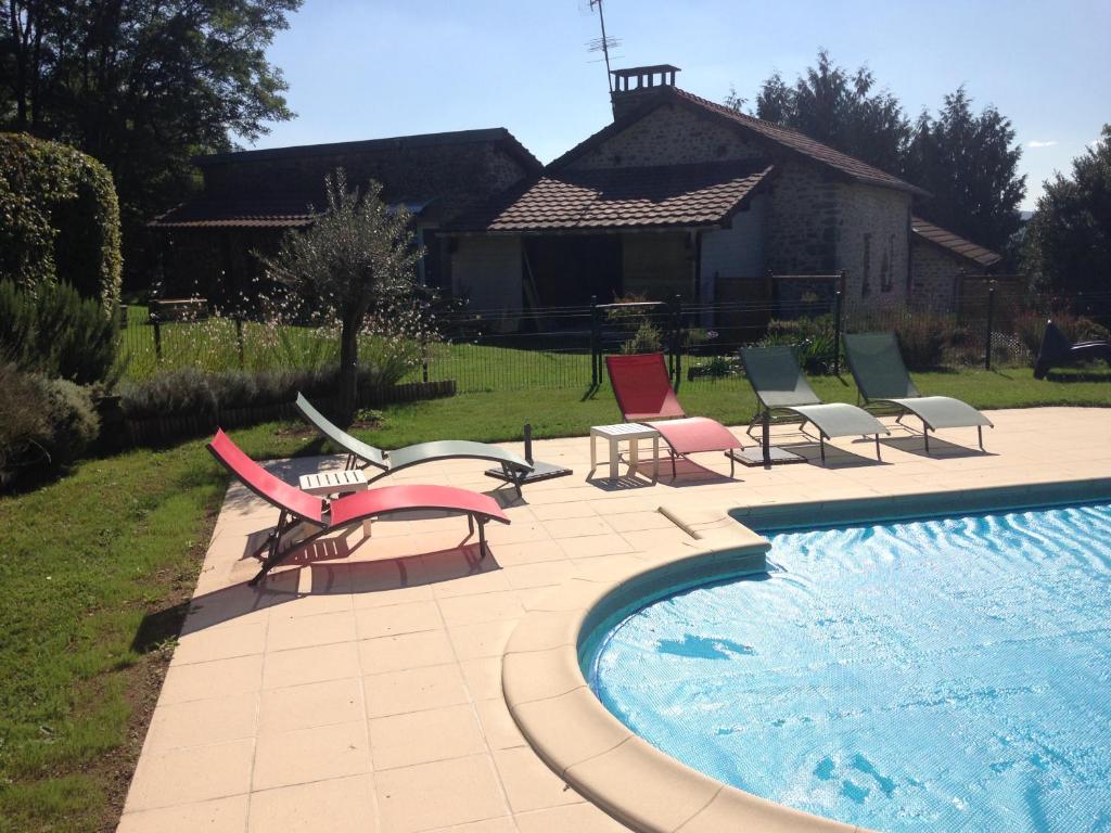 Le gîte du mas avec piscine - Twee Slaapkamers Huis