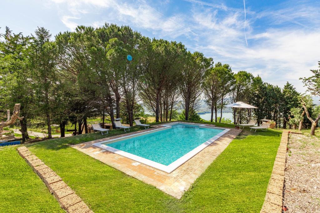 Al Lago Incantato Villa With Pool