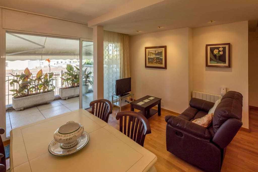 Ático con gran terraza en el corazón de Girona - Departamento