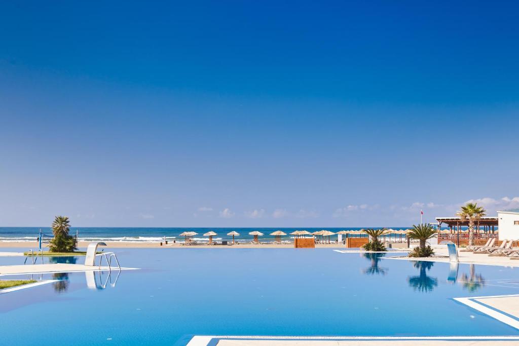 Bazén v ubytování Azul Beach Resort Montenegro by Karisma - All Inclusive nebo v jeho okolí