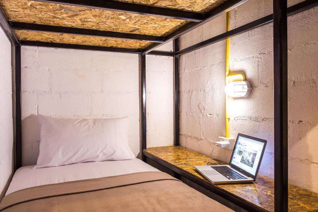 Letto o letti in una camera di Loft Hostel Koh Tao