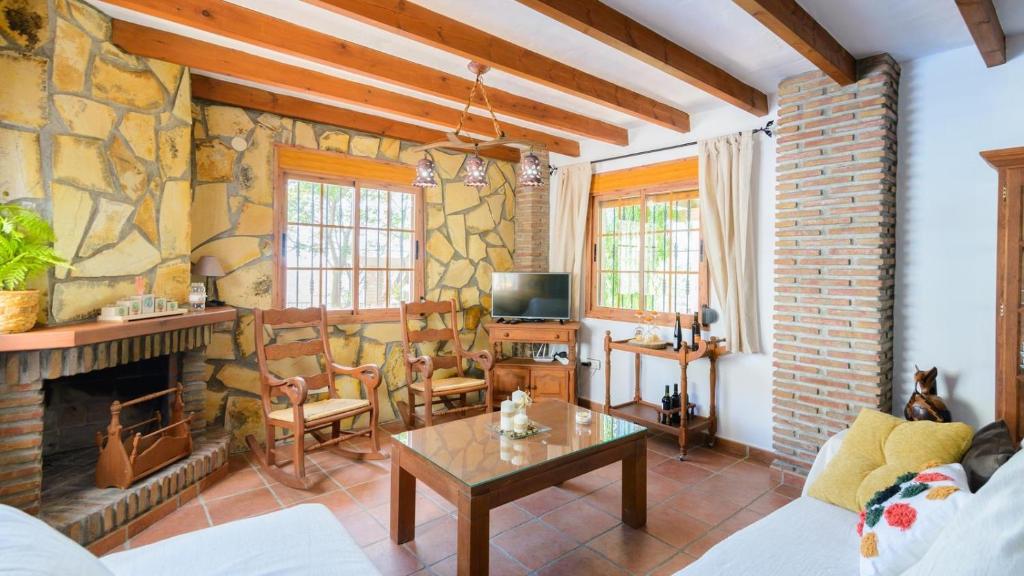 TV a/nebo společenská místnost v ubytování Casa Las Esparragueras Competa by Ruralidays