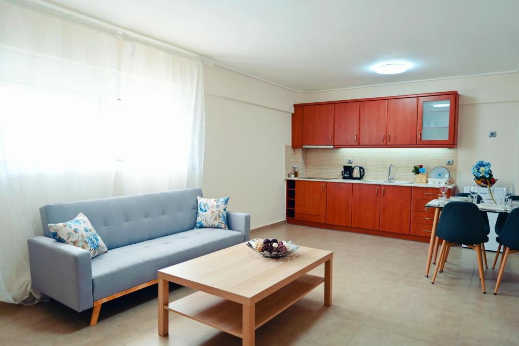 NEW TIMES SEAFRONT HOTEL APARTMENTS MELISSI - Chambre Double Avec Balcon