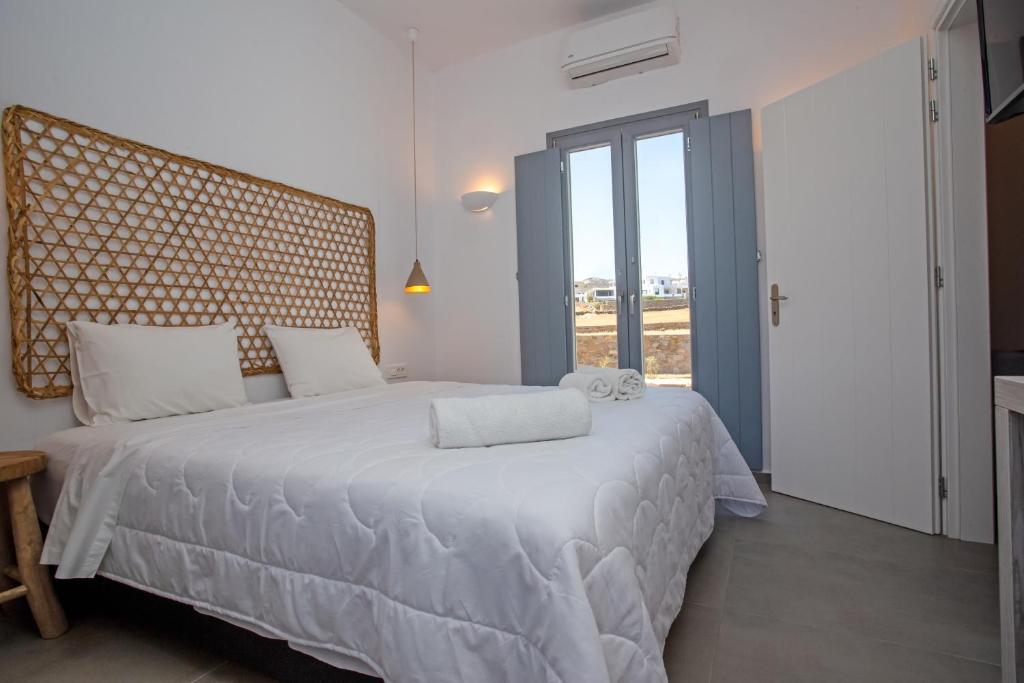 Gallery image of Katikies Ftelia Mykonos in Mykonos