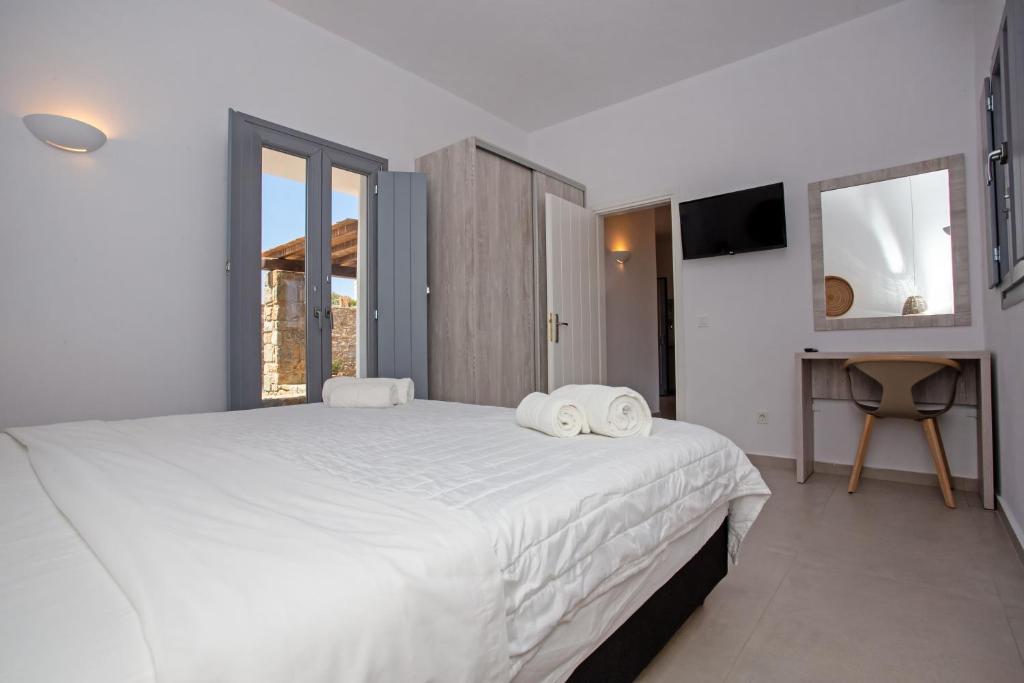 Gallery image of Katikies Ftelia Mykonos in Mykonos