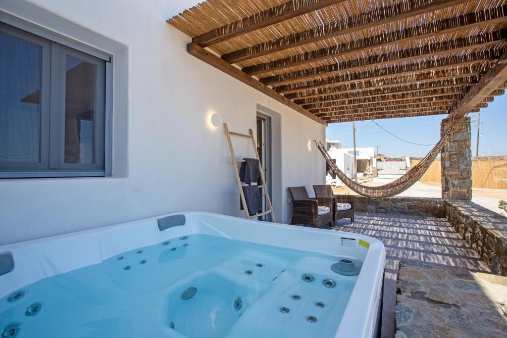Gallery image of Katikies Ftelia Mykonos in Mykonos