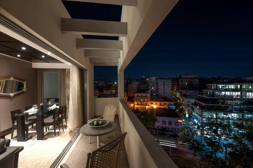 Balkón nebo terasa v ubytování The Athenian Callirhoe Exclusive Hotel