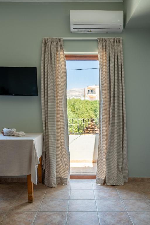 Serenity Hideaway - Studio With Garden View