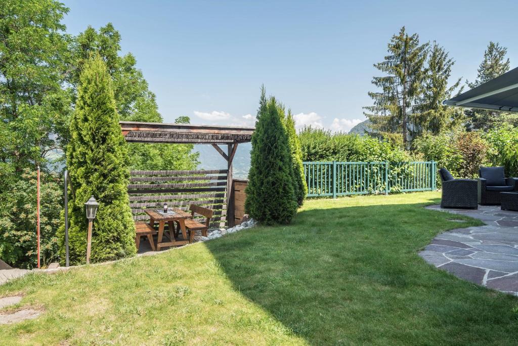 Vonkajšia záhrada v ubytovaní Apartement Santner