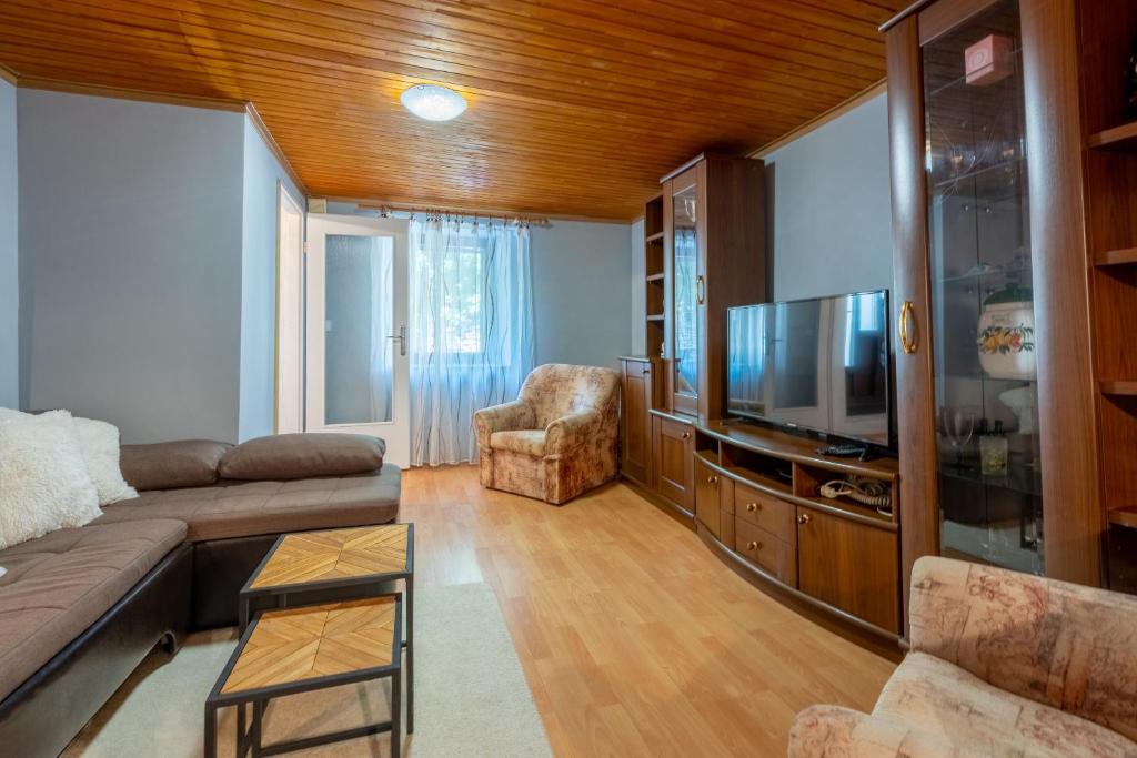 TV a/nebo společenská místnost v ubytování House Nevenka