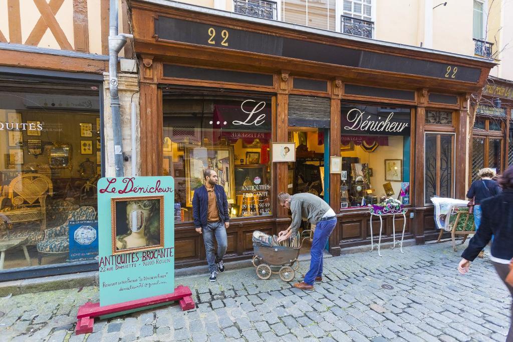Hostia v ubytovaní Le Norvégien Rouen centre by MyFrenchPAT