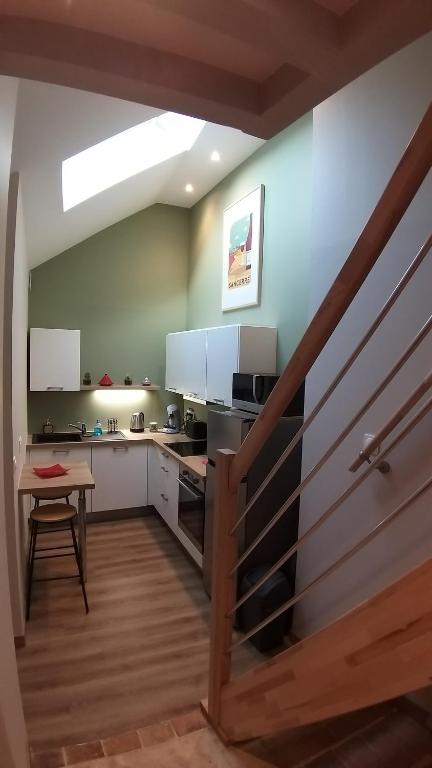 Kuchyňa alebo kuchynka v ubytovaní Maison Coeur de Sancerre