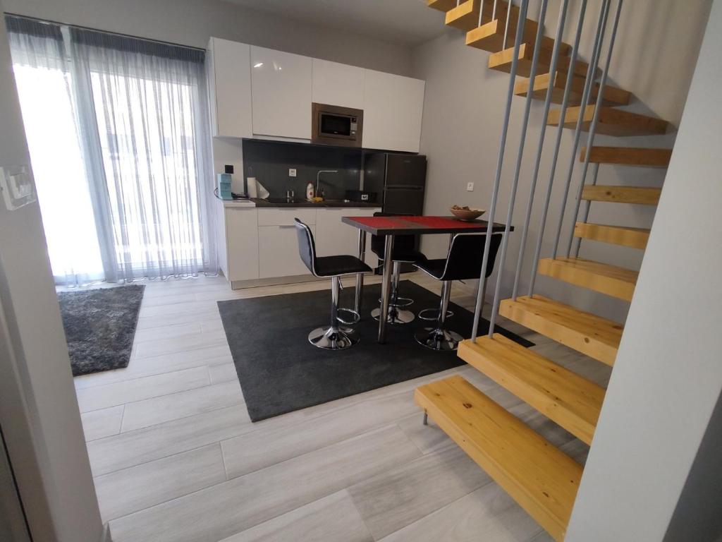 DIFFERENT APARTMENTS - Resim 13