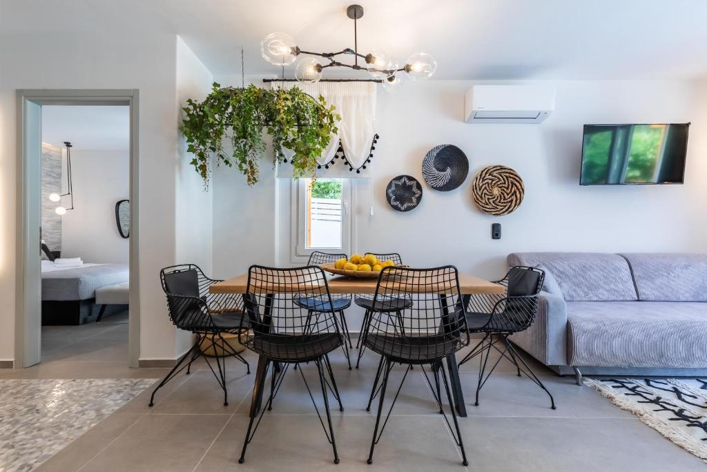 Posezení v ubytování AGNONTAS LUXURY VILLAS