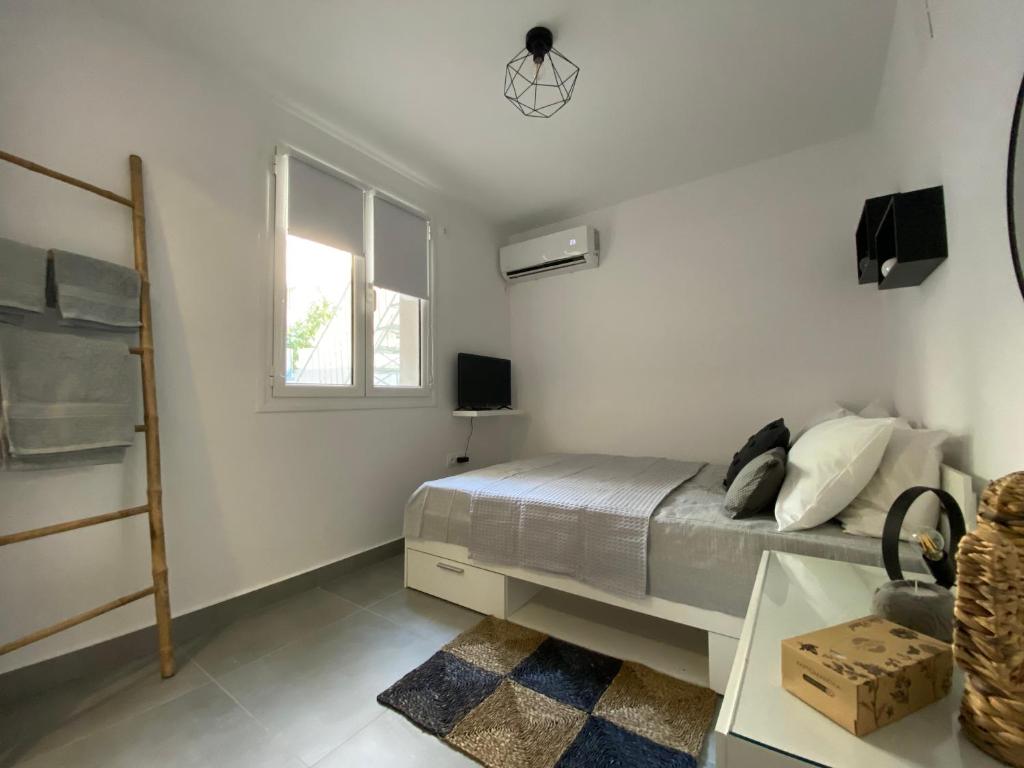 Tiny Little House - 9