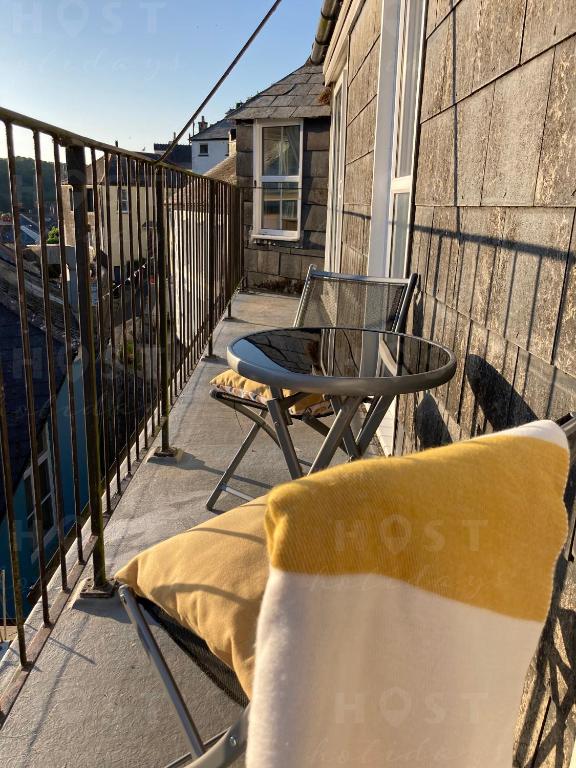Балкон або тераса в Looe with a View - Entire apartment with FREE allocated parking