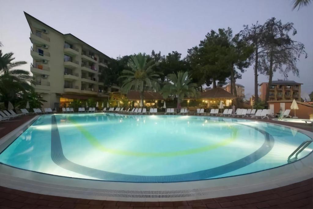 Bazén v ubytování Side Palm D'or Hotel nebo v jeho okolí